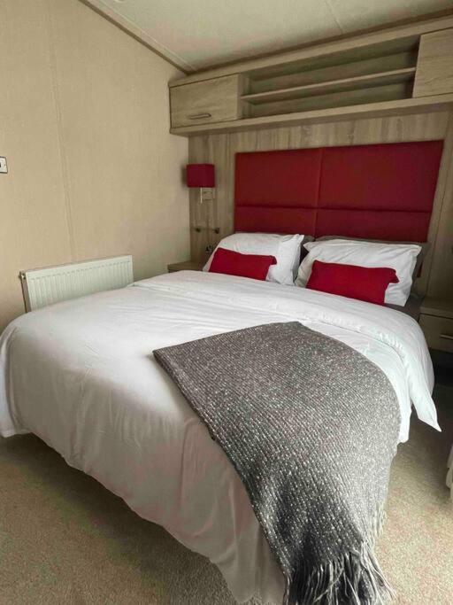 Вилла The Fairways Hideaway - Northumberland Ньюбиггин-бай-те-Си Экстерьер фото